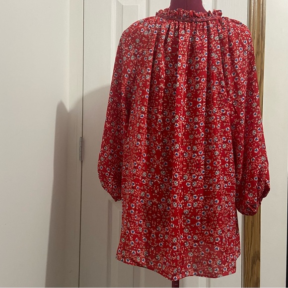 Max Edition women red floral bell sleeves, frilled vneck blouse. Size 1X. Used. - Picture 3 of 7